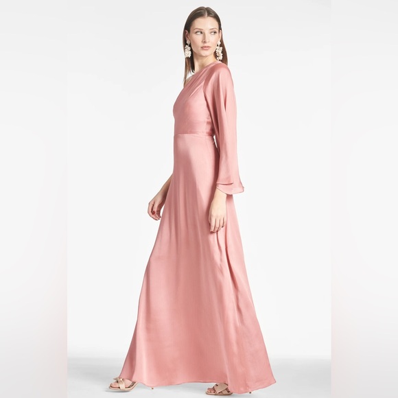 🤍Sachin + Babi Keely one shoulder gown - Picture 2 of 4